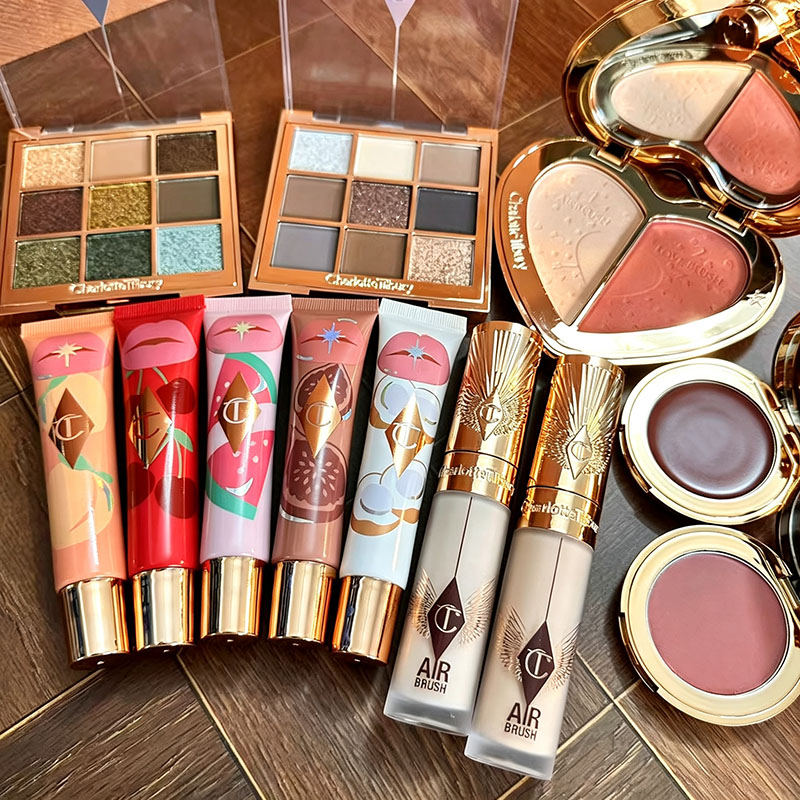 ラグジュアリーファッションCTブランドメイクアップ 9色アイ - Luxury Skincare And Makeup Brands のレビューと価格